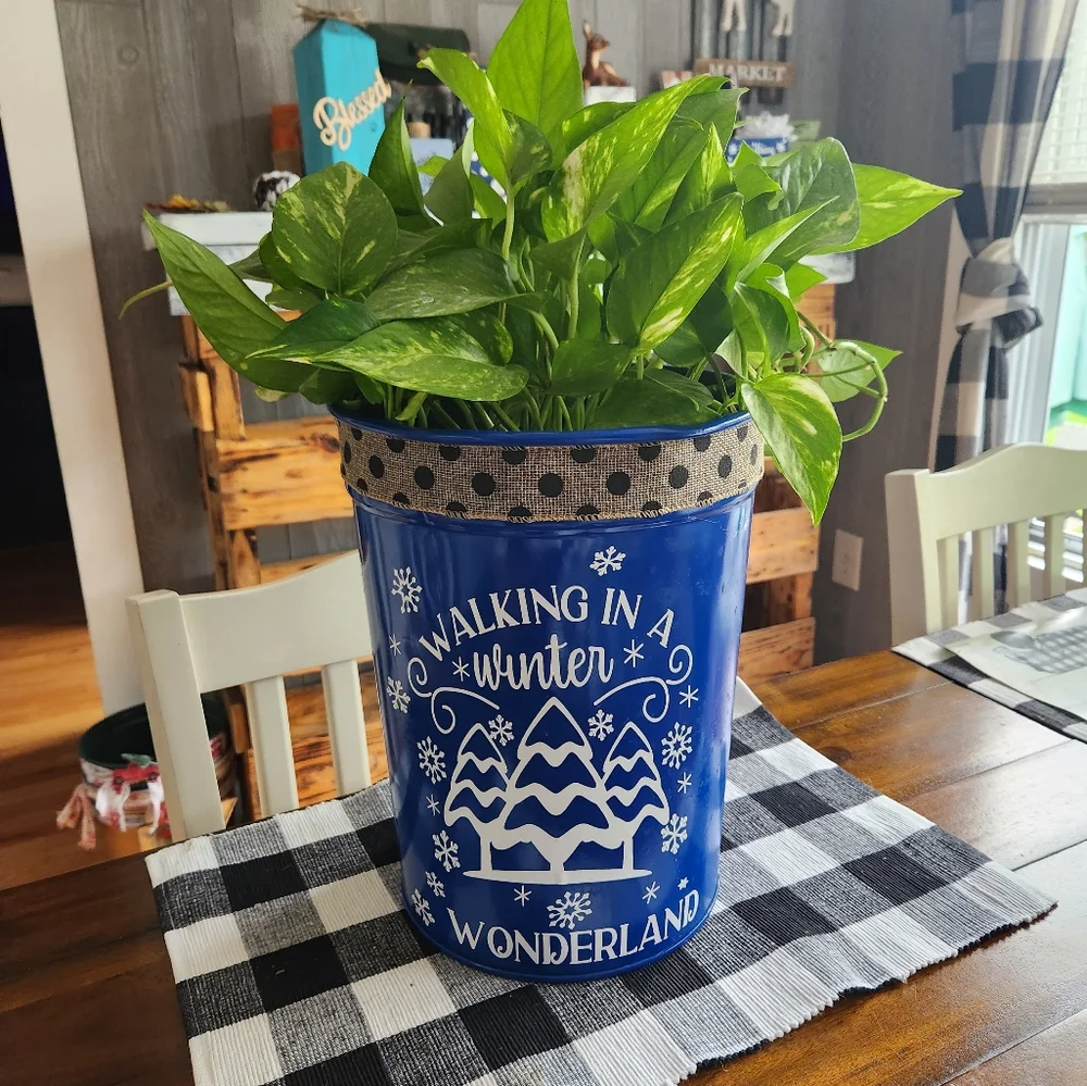 Rustic holiday decor - Picture 1 of 3